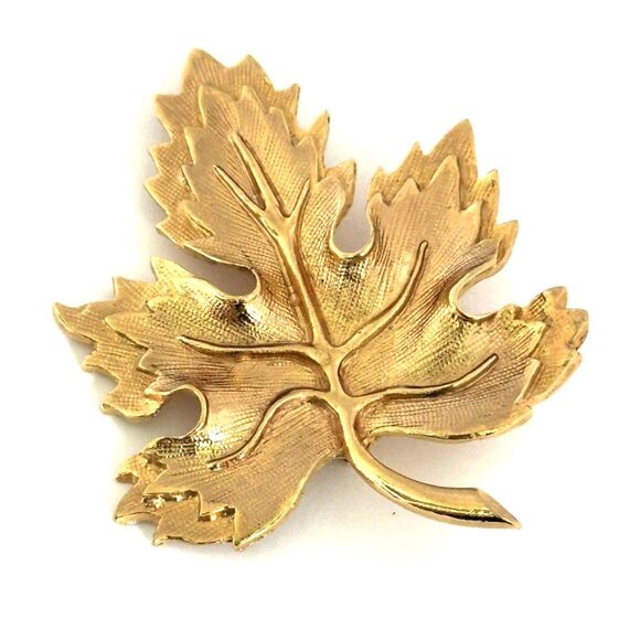 Vintage Textured Goldtone Maple Leaf Brooch - Picture 1 of 5